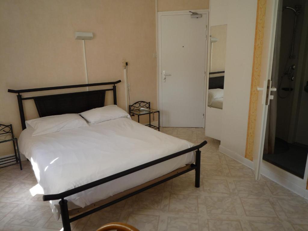 Hotel La Flamme Rouge Saint-Girons (Ariege) Room photo